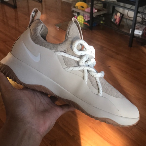 Nike Shoes - Nike city loop